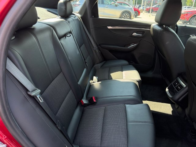 Used 2015 Chevrolet Impala LT w/ Convenience Package FWD image 10