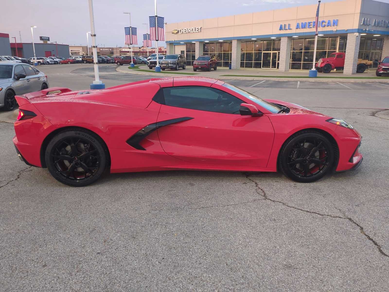 Used 2022 Chevrolet Corvette Stingray Convertible w/ Z51 Performance Package RWD image 9
