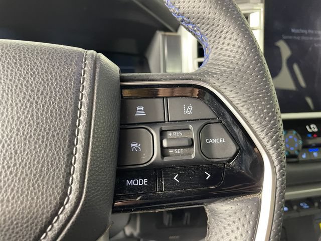 Used 2022 Toyota Tundra Platinum w/ Advanced Package AWD/4WD image 9