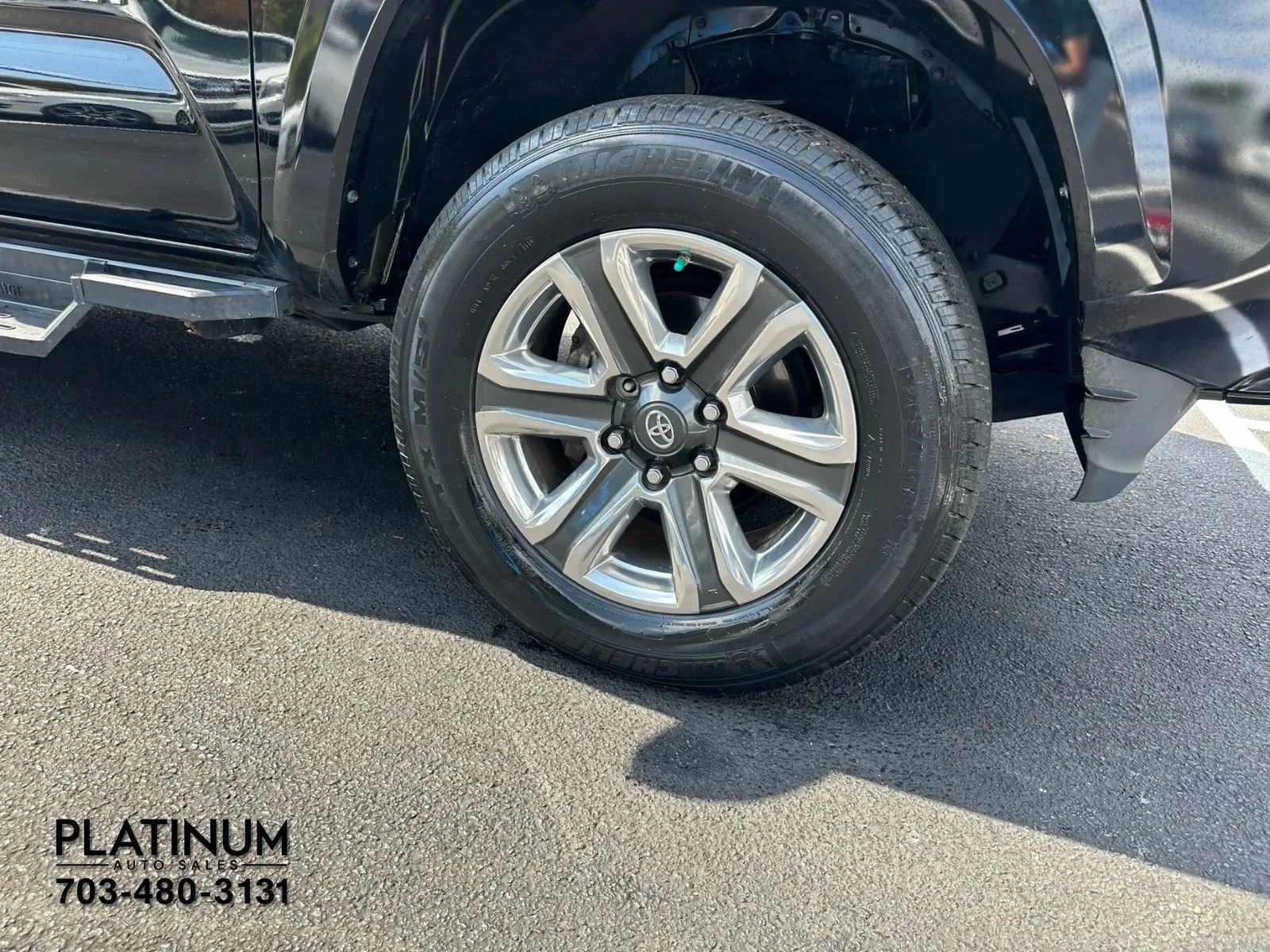 Used 2019 Toyota Tacoma Limited image 20