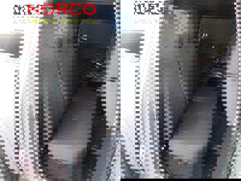 Used 2018 Toyota Tacoma TRD Sport w/ Technology Package image 20