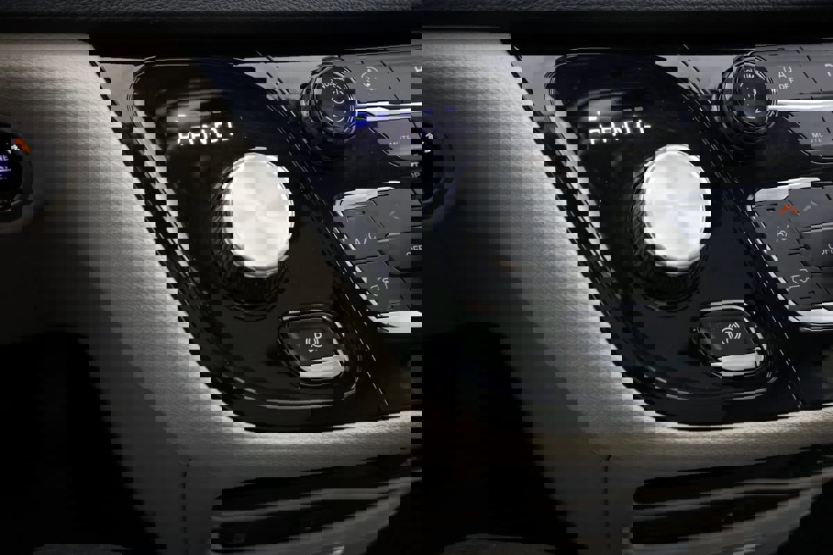 Used 2019 Chrysler Pacifica Limited image 6