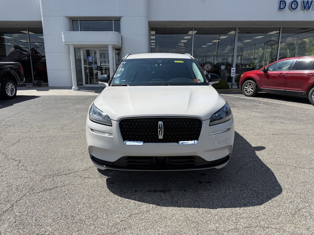 Used 2022 Lincoln Corsair AWD w/ Equipment Group 101A image 4