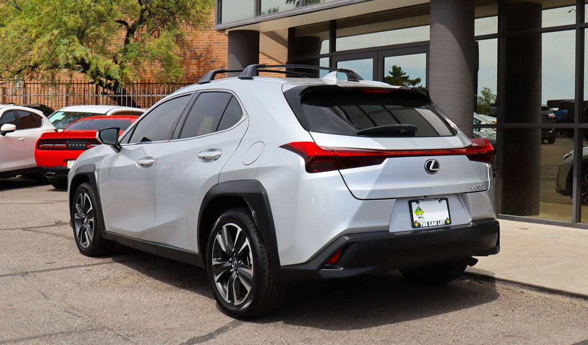 Used 2019 Lexus UX 200 w/ Premium Package FWD image 9