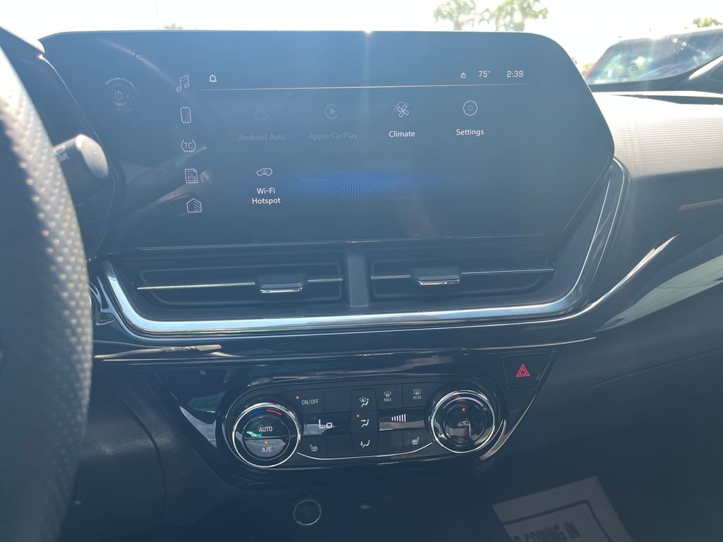 Used 2025 Chevrolet Trax RS w/ Driver Confidence Package image 21