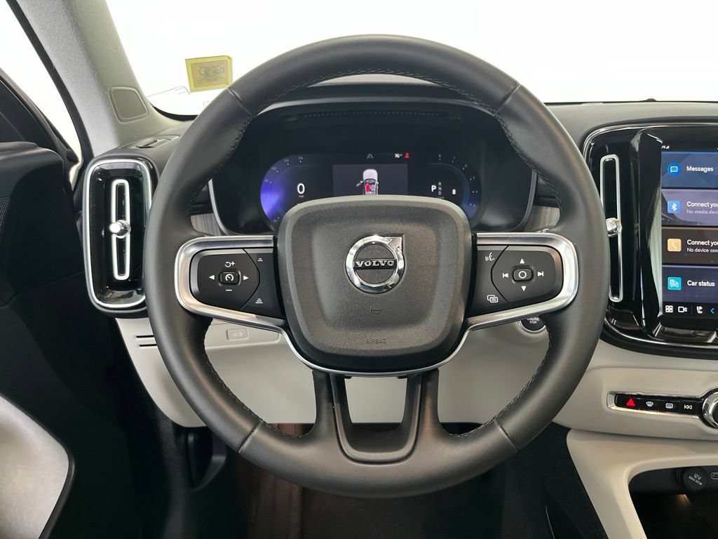 Used 2024 Volvo XC40 B5 Plus w/ Climate Package AWD/4WD image 6
