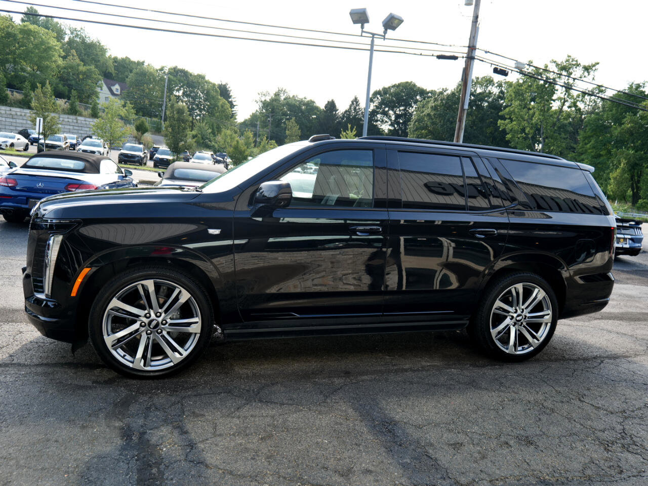Used 2025 Cadillac Escalade Sport w/ Touring Package image 7