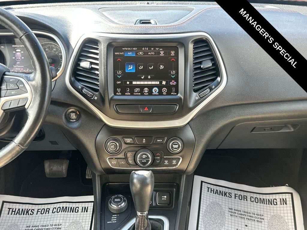 Used 2015 Jeep Cherokee Limited image 21