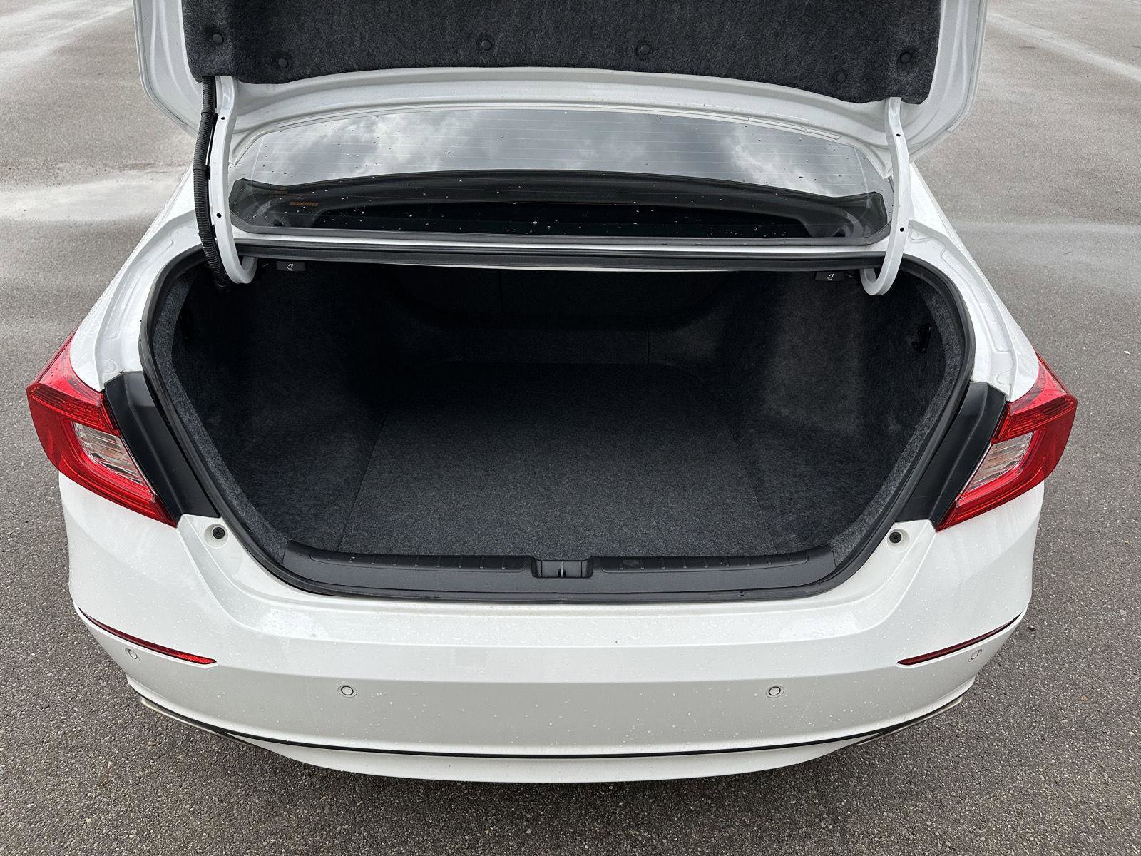 Used 2022 Honda Accord Touring image 7