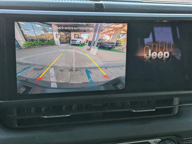 Certified 2025 Jeep Gladiator Sport image 13