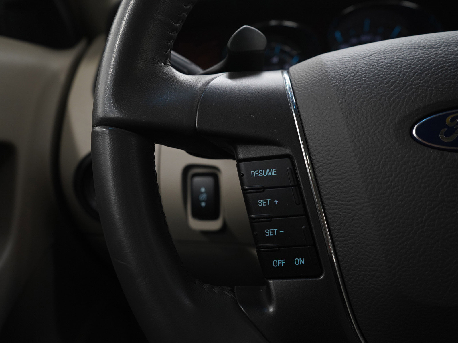 Used 2012 Ford Taurus SEL image 23