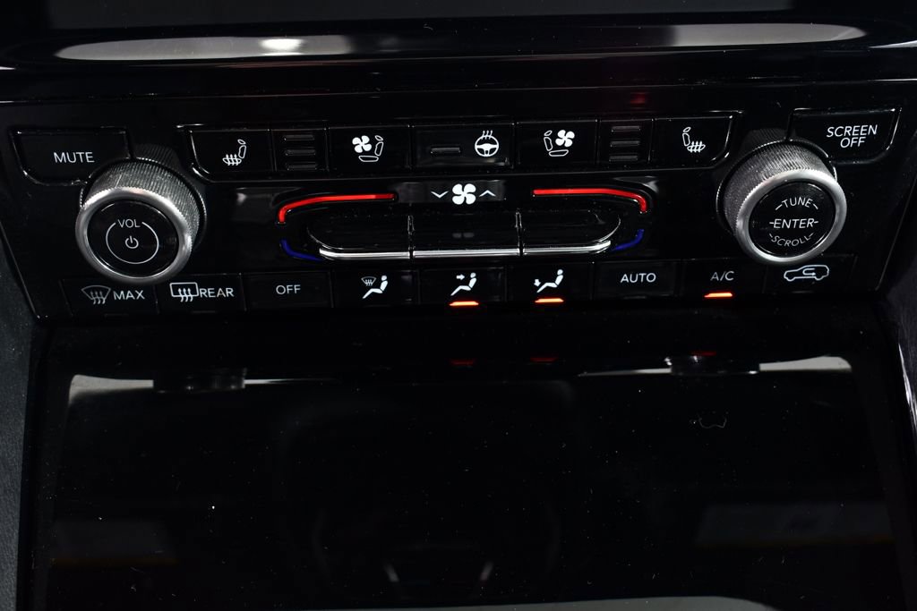 Used 2022 Jeep Grand Cherokee Overland AWD/4WD image 29