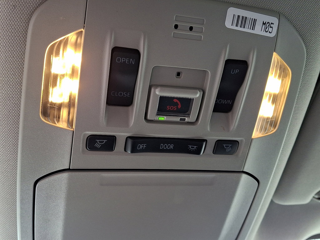 Used 2023 Toyota Highlander XLE image 32