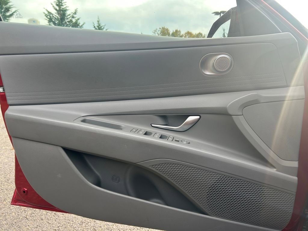 Used 2024 Hyundai Elantra SEL image 22