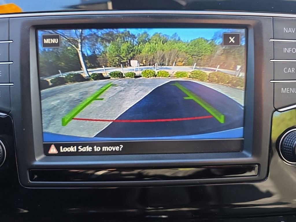 Used 2017 Volkswagen Golf R 4-Door image 31