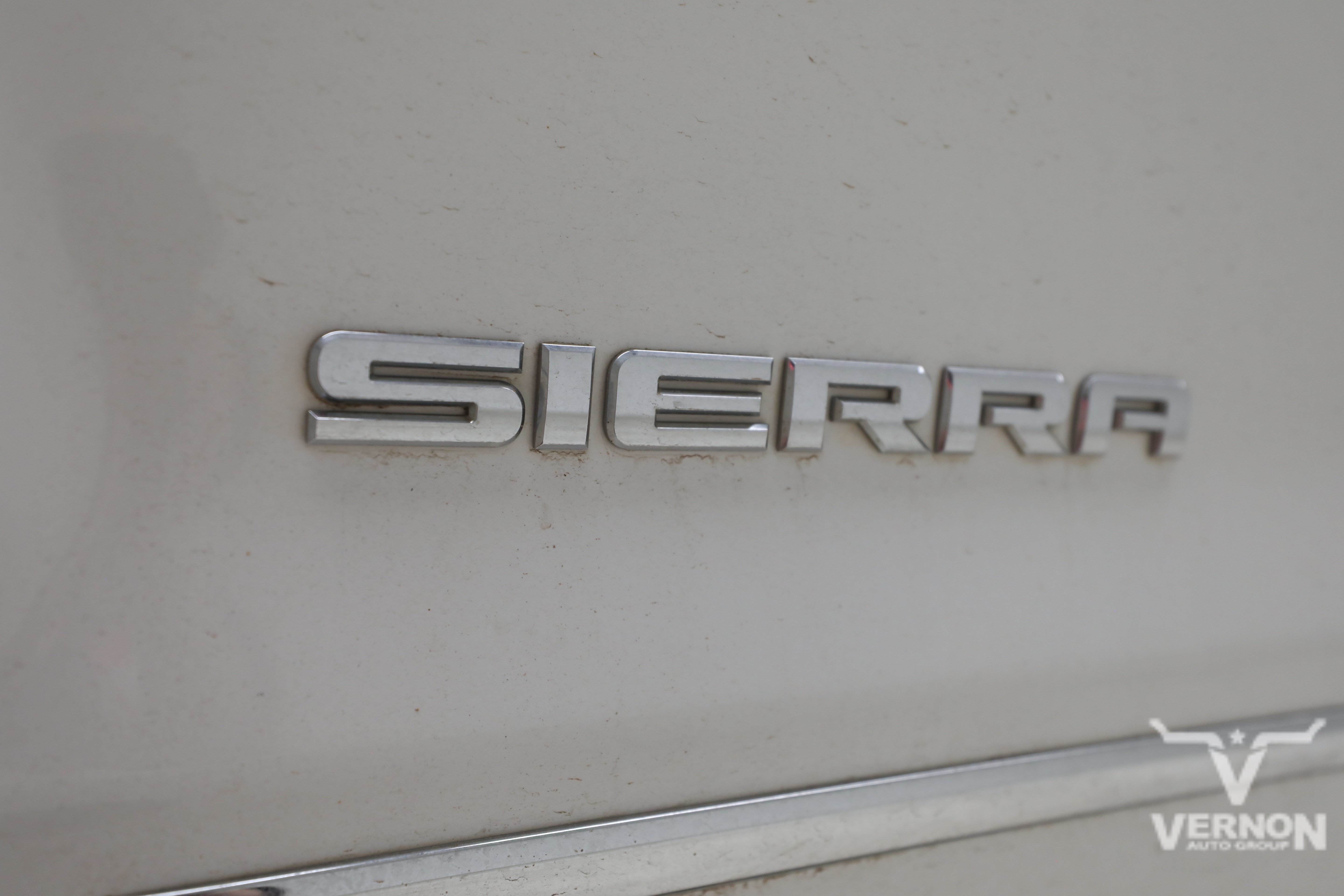 Used 2017 GMC Sierra 1500 SLT w/ SLT Premium Package AWD/4WD image 12