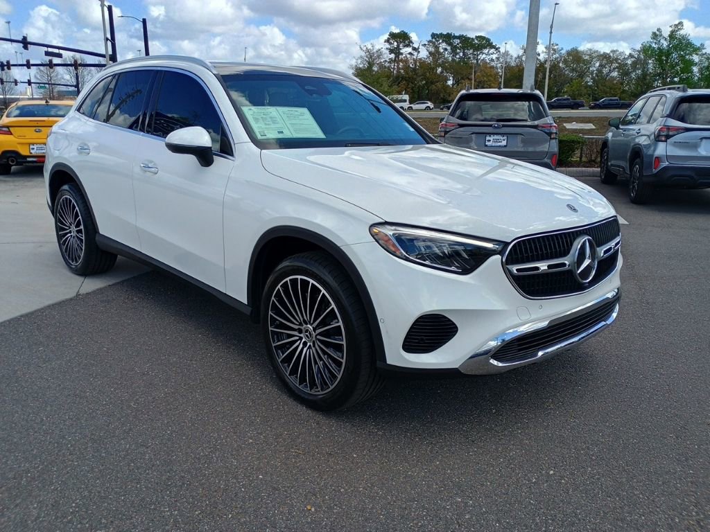 Used 2025 Mercedes-Benz GLC 300 image 3