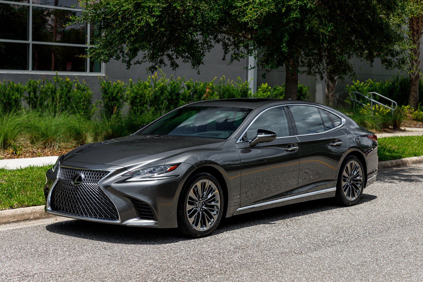 Used 2020 Lexus LS 500 w/ Interior Upgrade Package RWD image 26