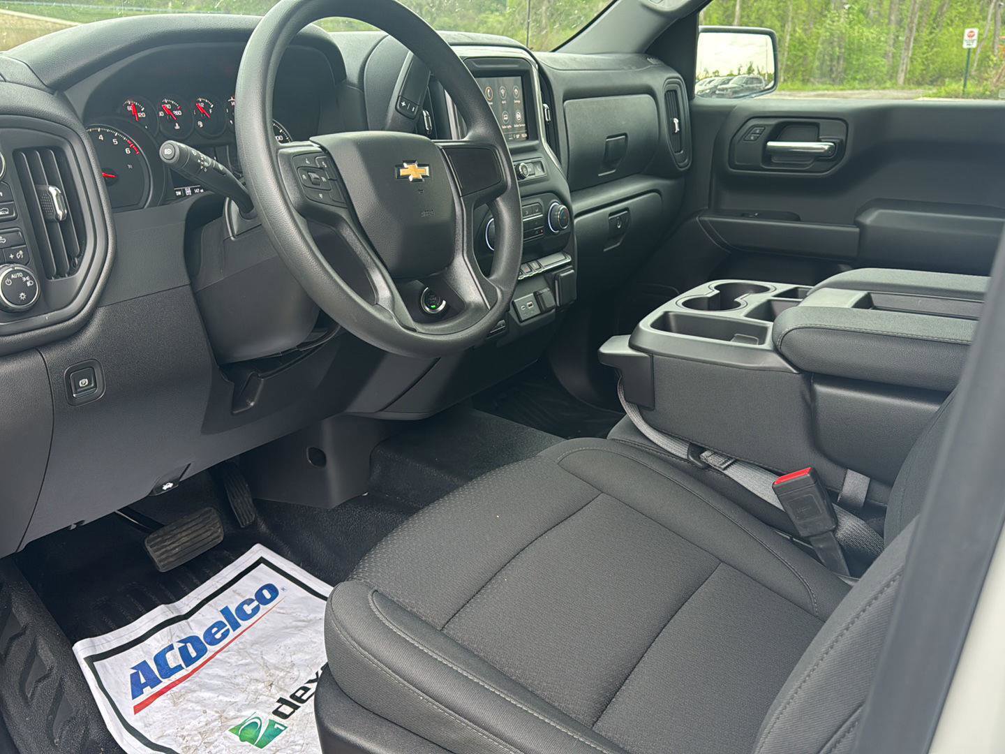 Used 2024 Chevrolet Silverado 1500 W/T w/ WT Value Package AWD/4WD image 11