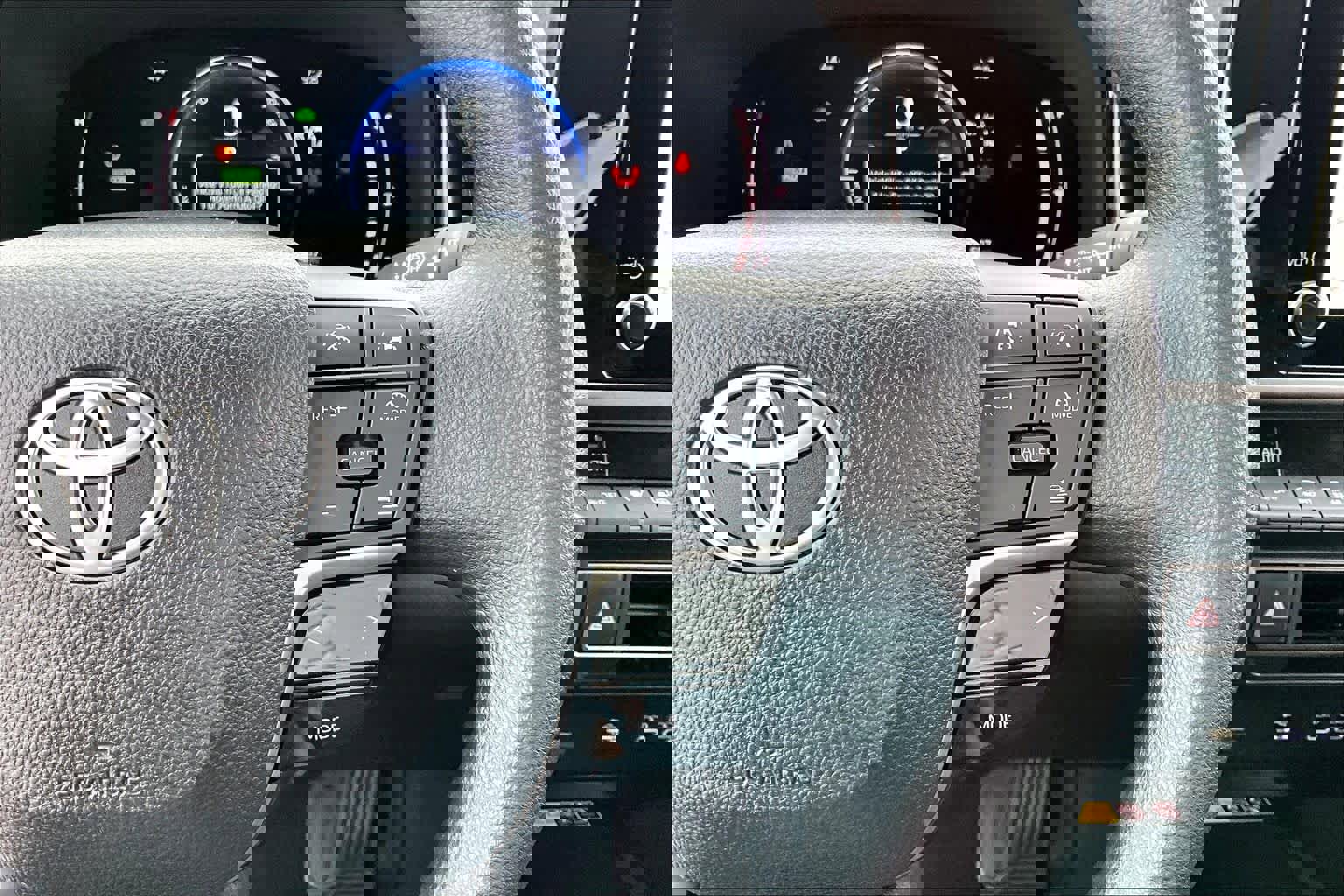 Used 2025 Toyota Camry LE image 25