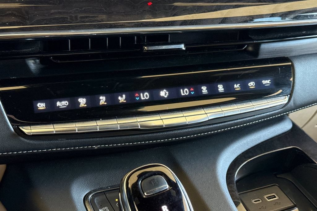 Used 2023 Cadillac Escalade Premium Luxury w/ Performance Package AWD/4WD image 26