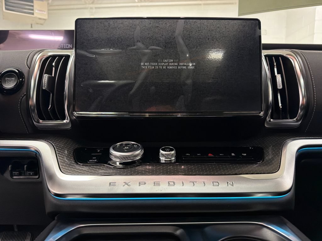 New 2027 Ford Expedition Platinum w/ Stealth Appearance Package RWD image 20
