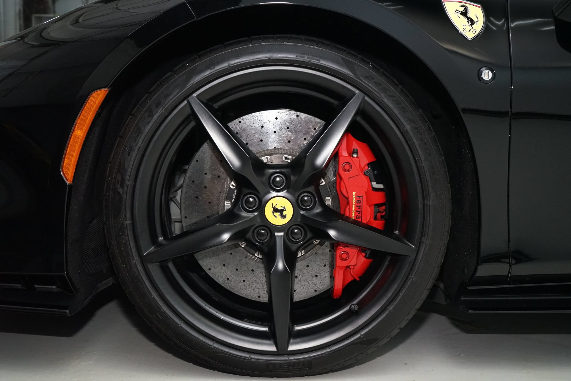Used 2021 Ferrari F8 Tributo RWD image 31