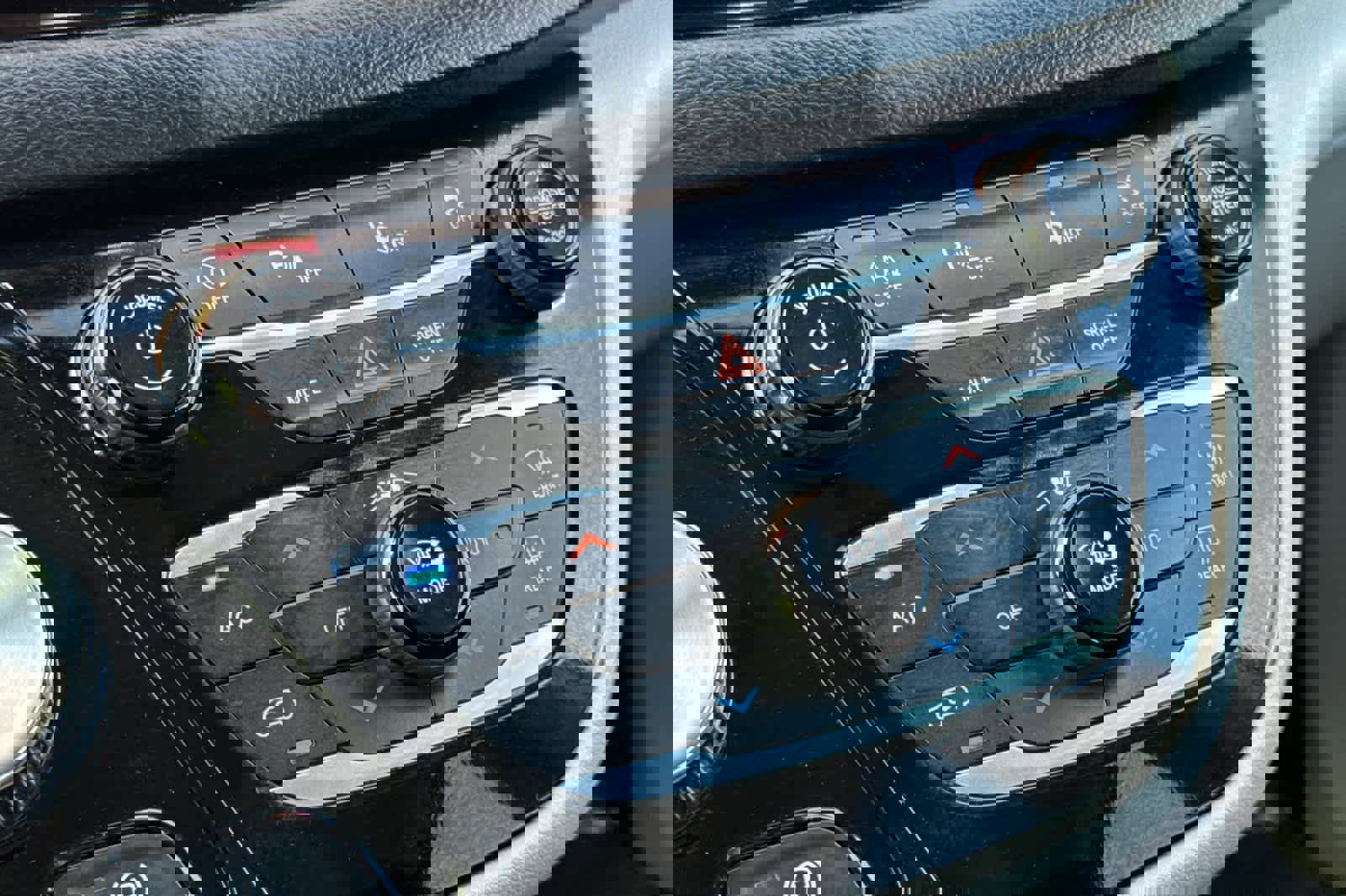 Used 2023 Chrysler Pacifica Touring-L image 23