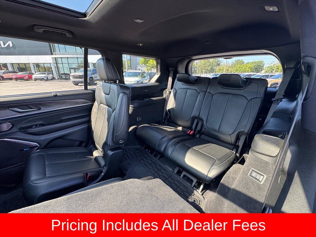 Used 2022 Jeep Grand Cherokee L Overland w/ Luxury Tech Group IV RWD image 14