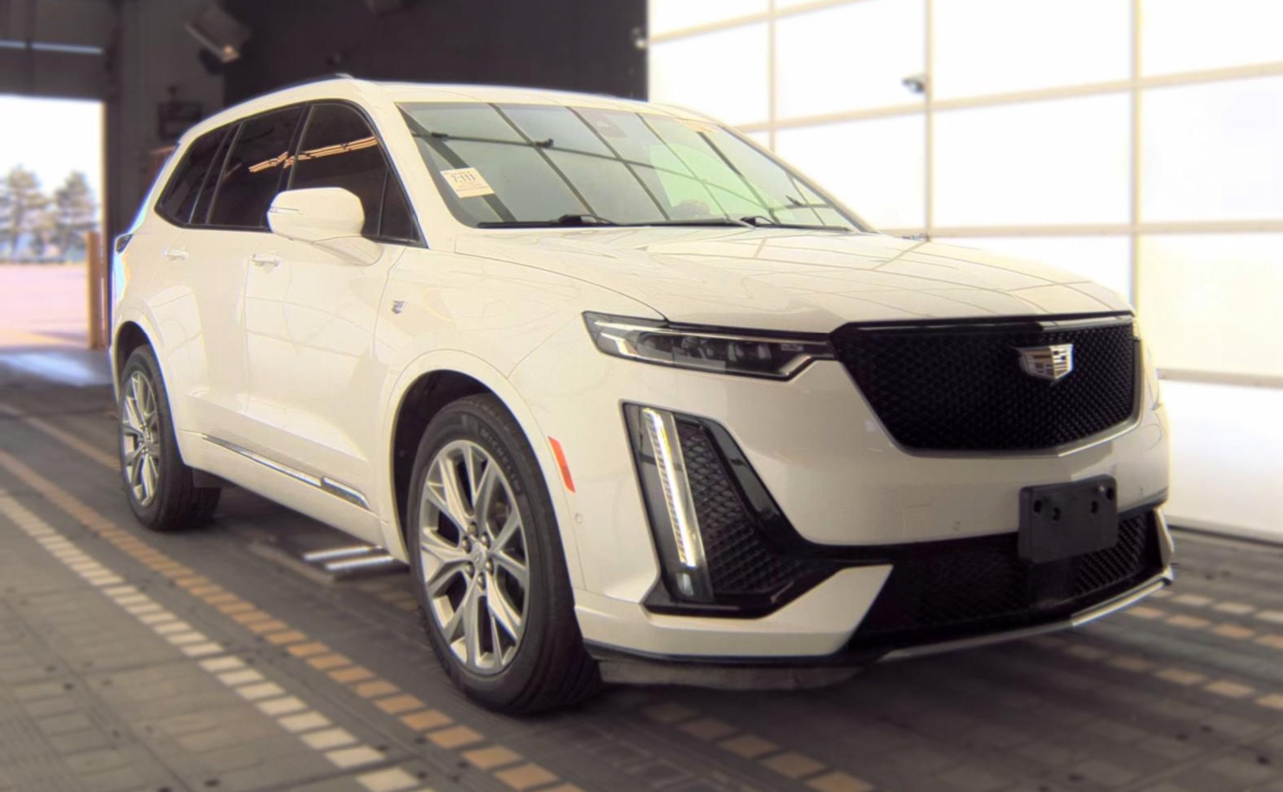 Used 2020 Cadillac XT6 Sport w/ Platinum Package AWD/4WD image 3