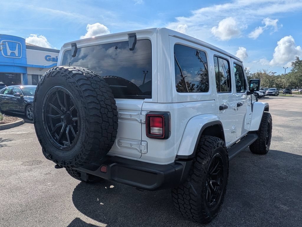 Used 2022 Jeep Wrangler Unlimited Sahara AWD/4WD image 4