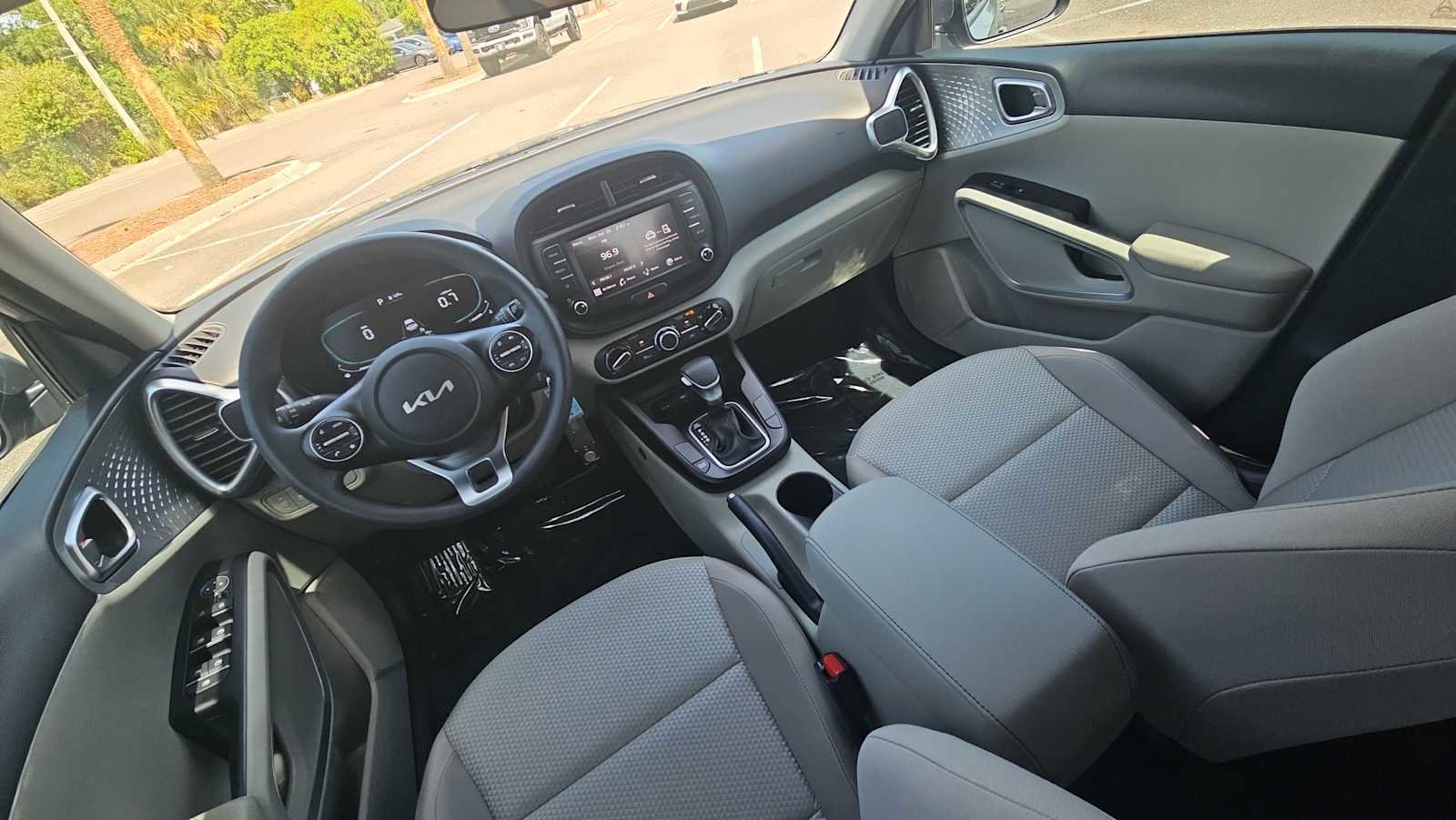 Used 2023 Kia Soul LX image 22