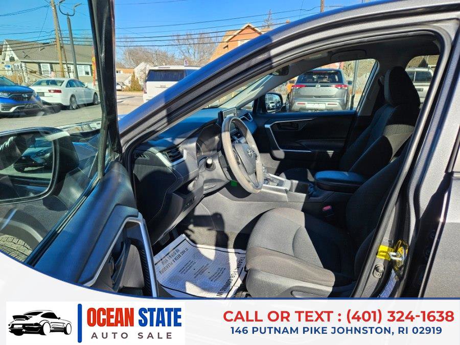 Used 2022 Toyota RAV4 LE image 10