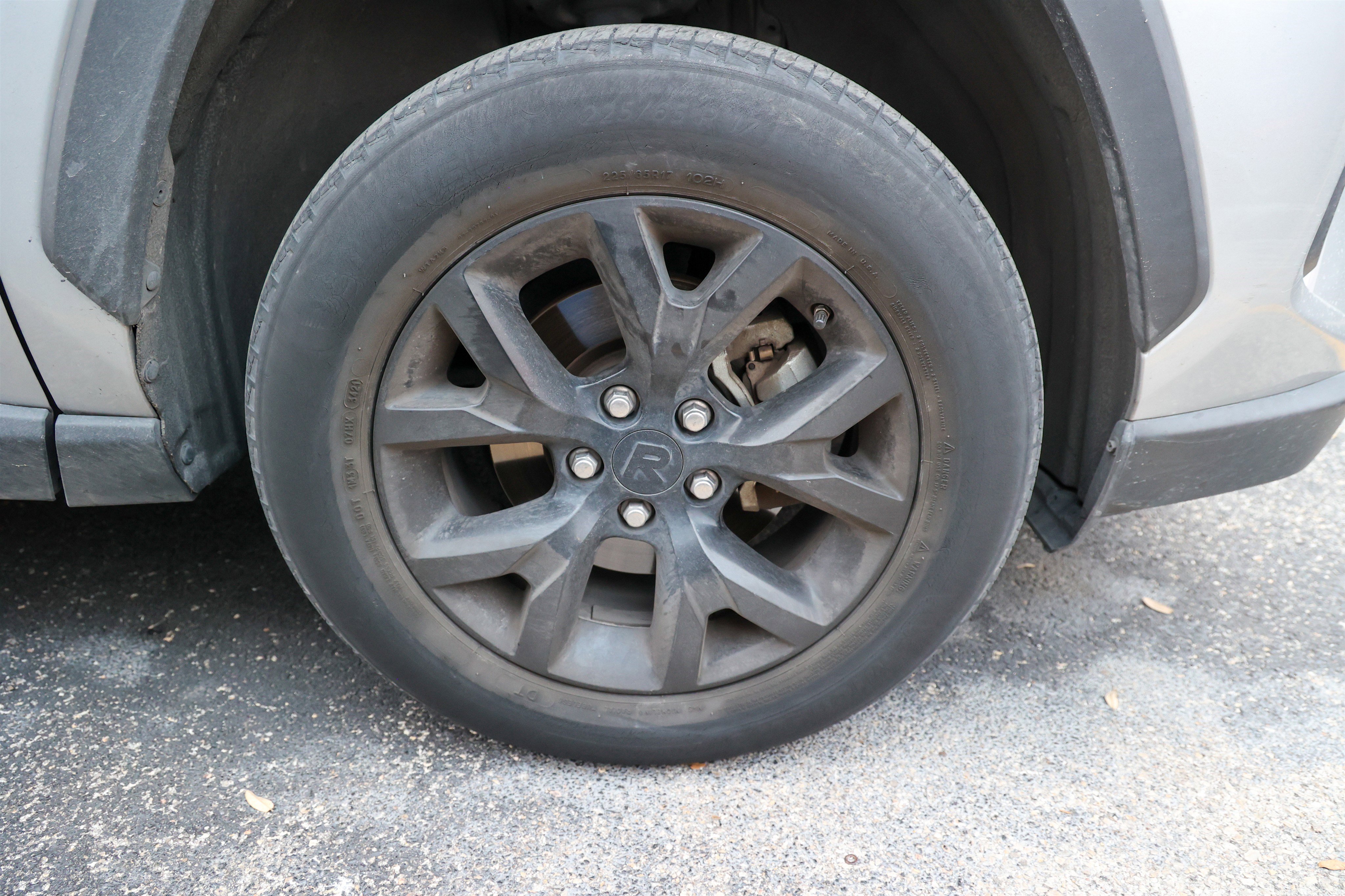 Used 2021 Toyota RAV4 LE image 12