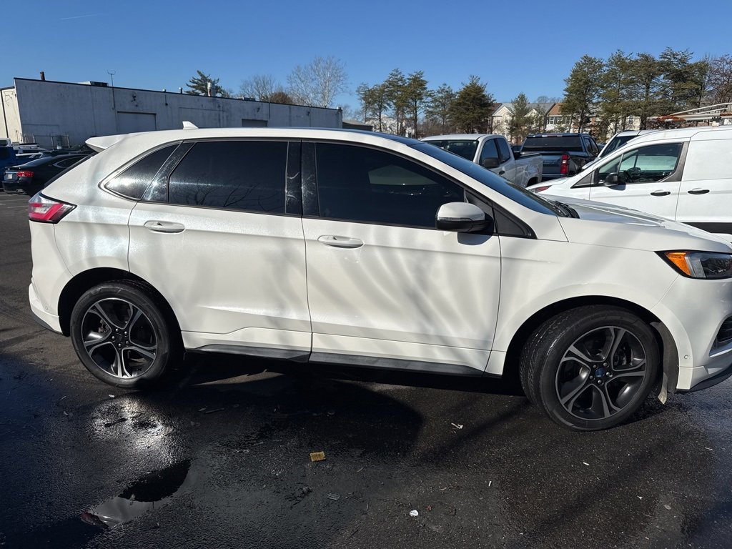 Used 2020 Ford Edge ST w/ Equipment Group 401A image 2
