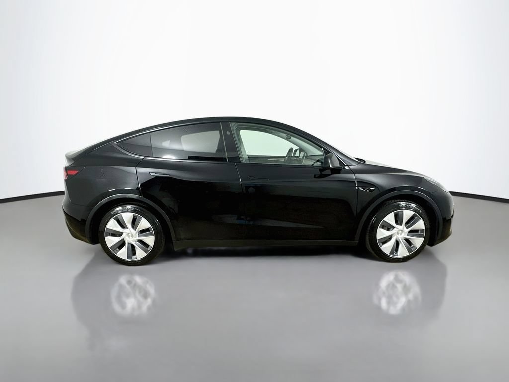 Used 2023 Tesla Model Y AWD image 8