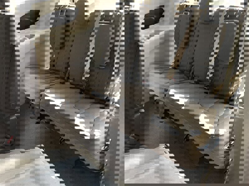 Used 2020 Chrysler Voyager LX image 18