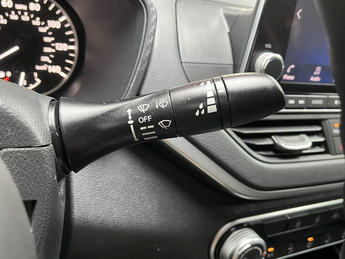 Used 2022 Nissan Altima 2.5 SV FWD image 17