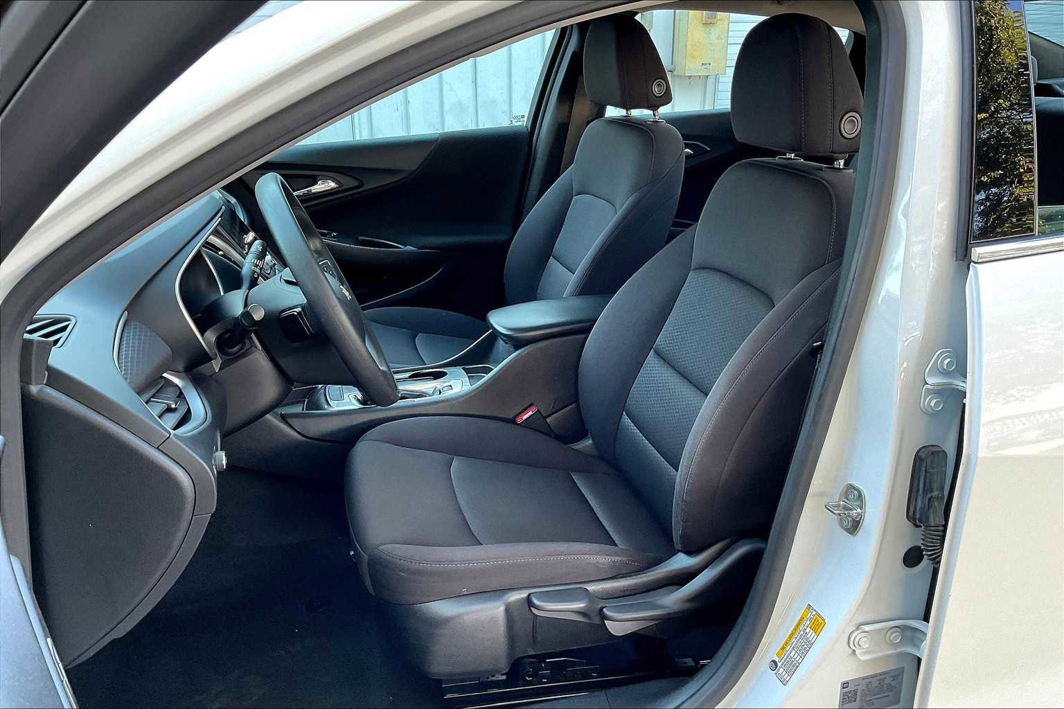 Used 2023 Chevrolet Malibu LS image 6