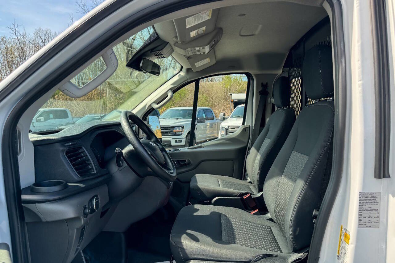 Used 2024 Ford Transit 250 Low Roof w/ Exterior Upgrade Package RWD image 17
