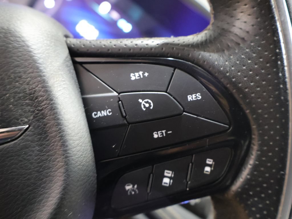 Used 2021 Chrysler Pacifica Limited w/ Uconnect Theater Family Group FWD image 30