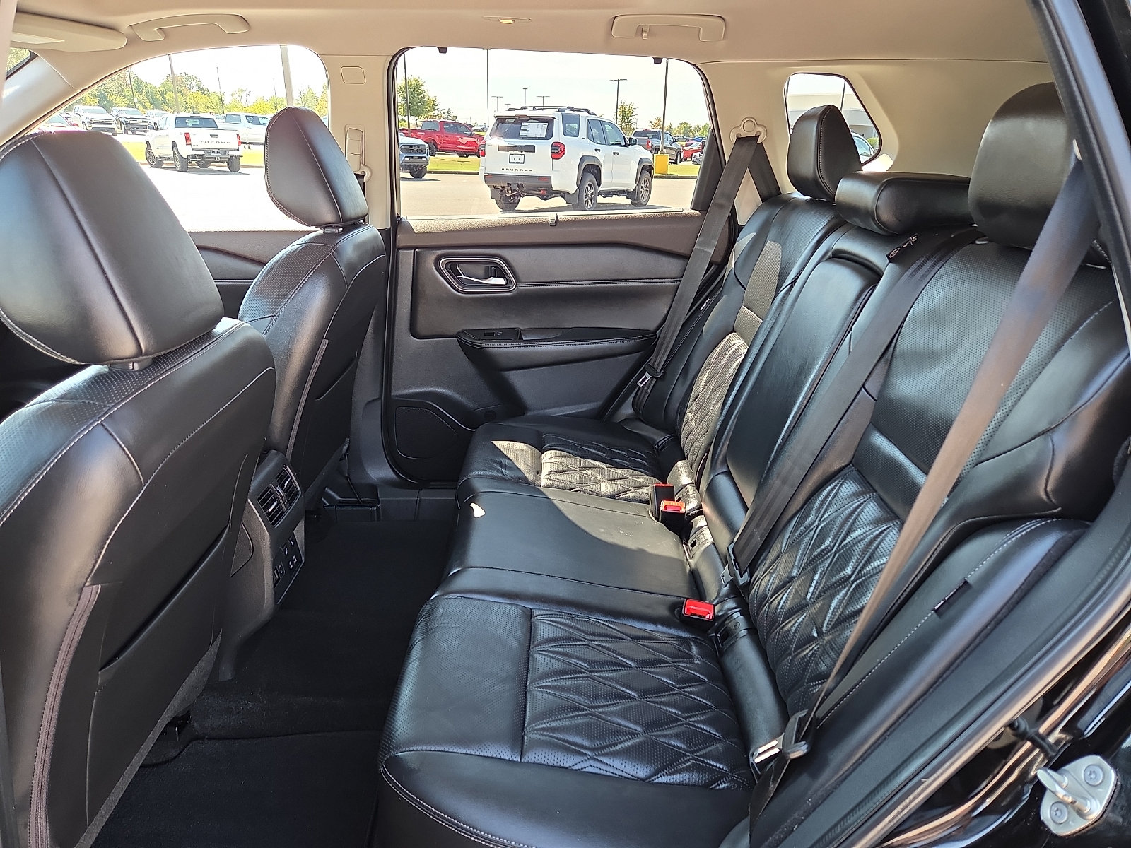 Used 2021 Nissan Rogue Platinum AWD/4WD image 10
