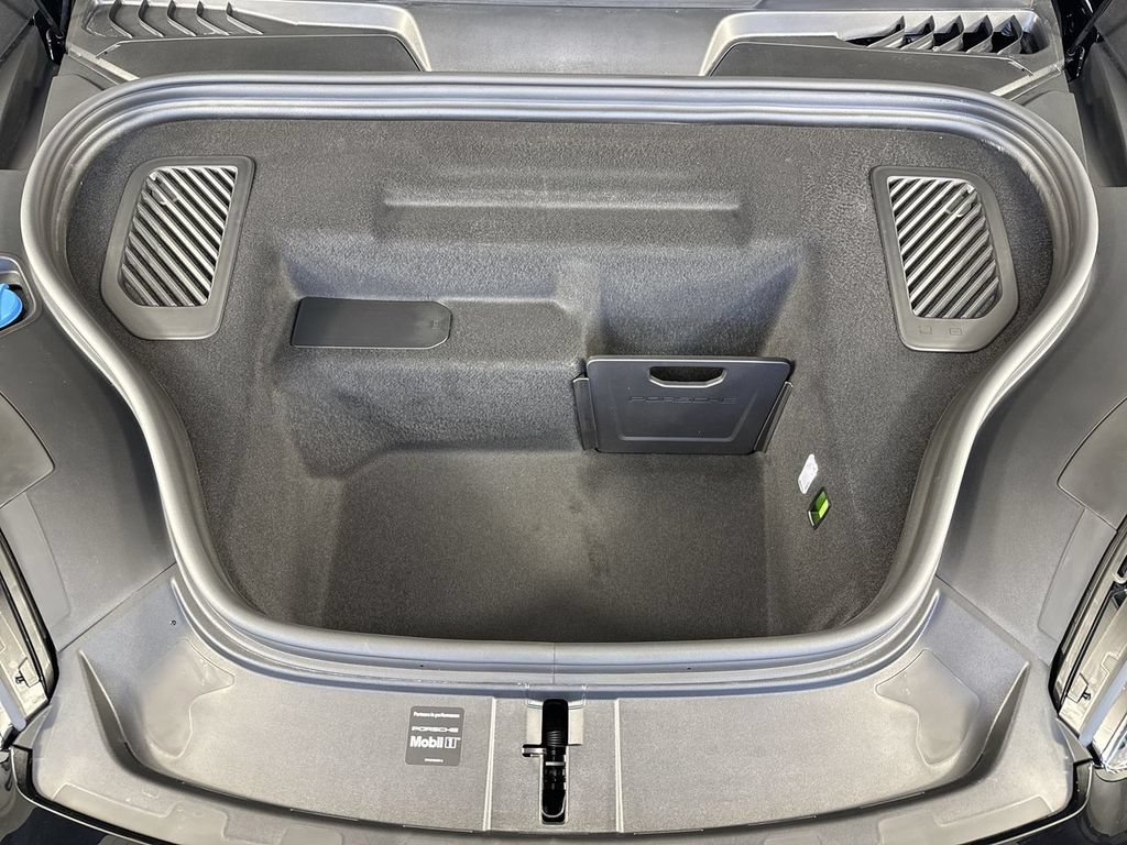New 2026 Porsche Macan Turbo Electric AWD/4WD image 22