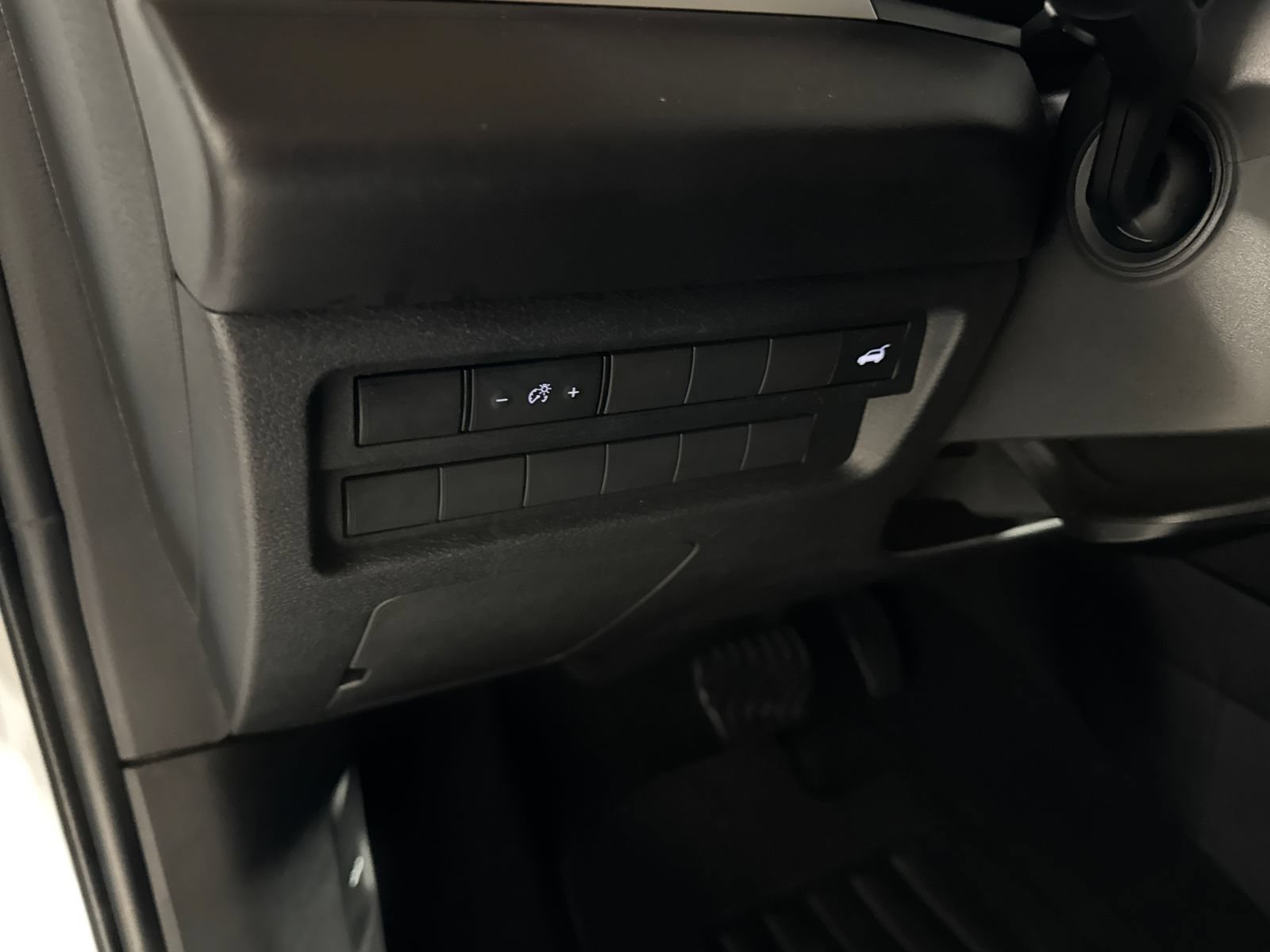 Used 2023 Mitsubishi Outlander SE AWD/4WD image 18
