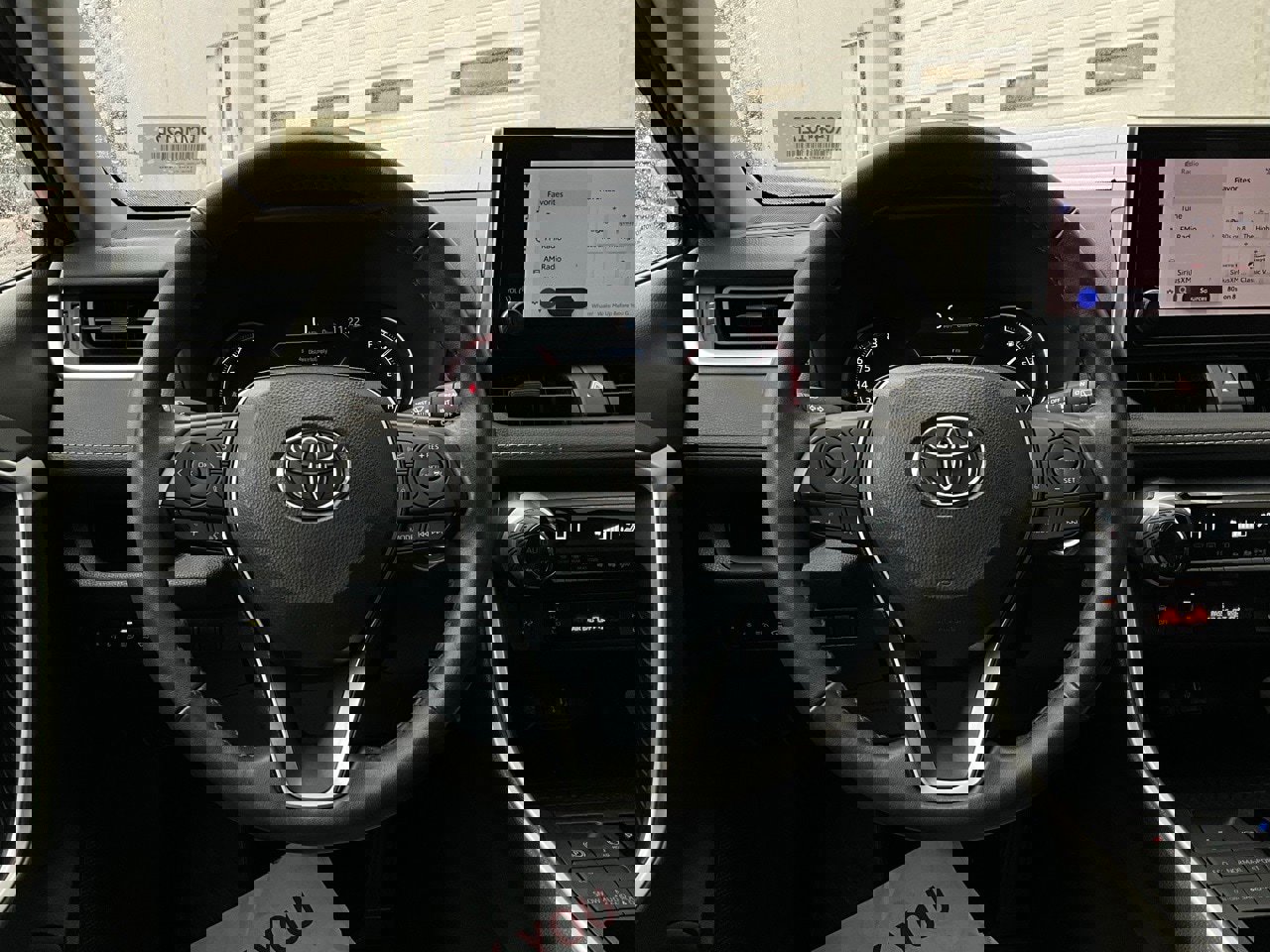 Used 2024 Toyota RAV4 XLE image 33