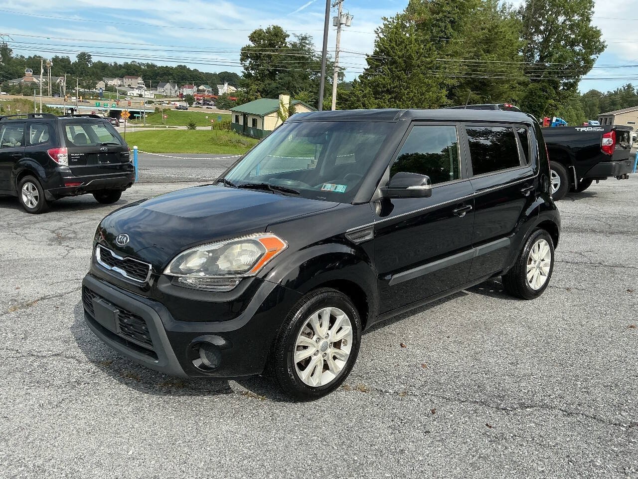 Used 2012 Kia Soul + w/ Audio Pkg FWD image 1