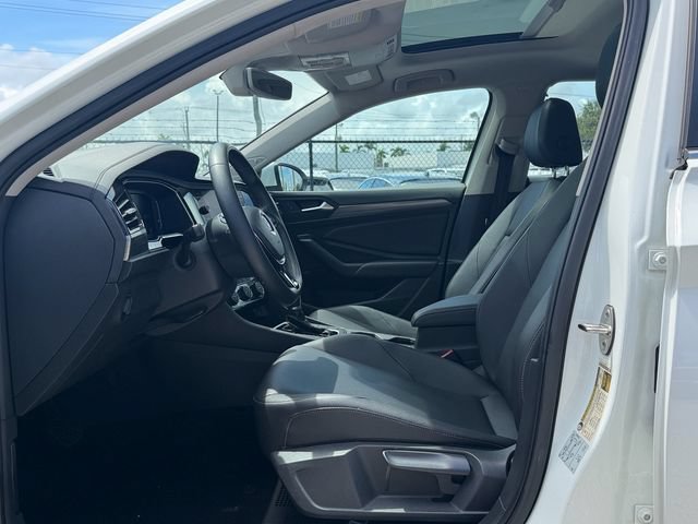 Used 2019 Volkswagen Jetta SEL w/ Cold Weather Package FWD image 10