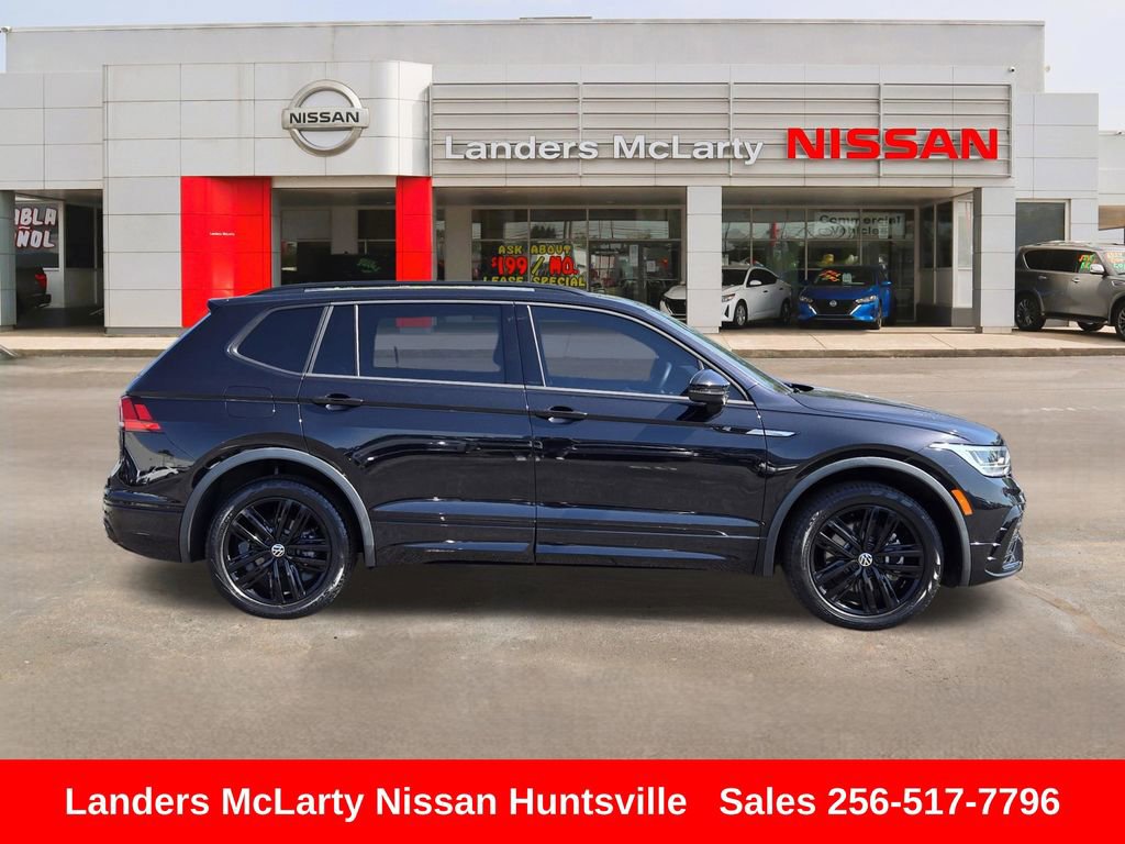 Used 2022 Volkswagen Tiguan SE R-Line FWD image 2