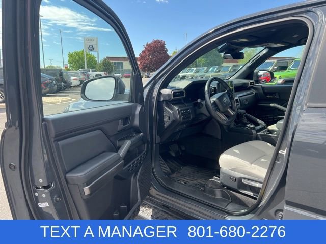 Used 2025 Toyota 4Runner SR5 AWD/4WD image 13