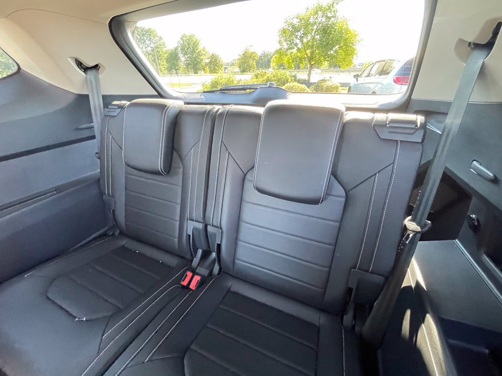 Used 2025 Volkswagen Atlas SEL AWD/4WD image 27